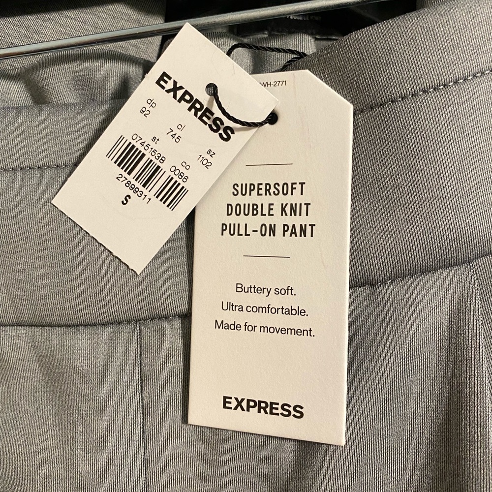 Express super soft double knit pull on pant  NWT